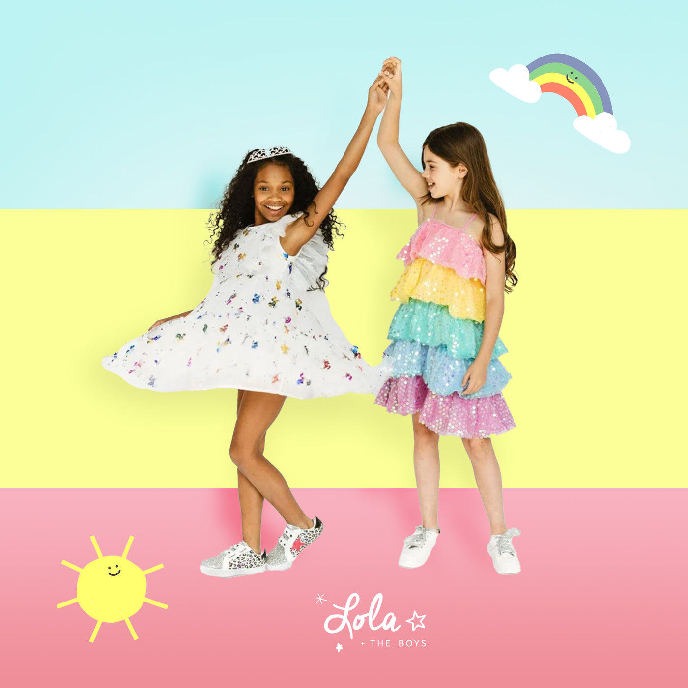 Crianças felizes em roupas coloridas